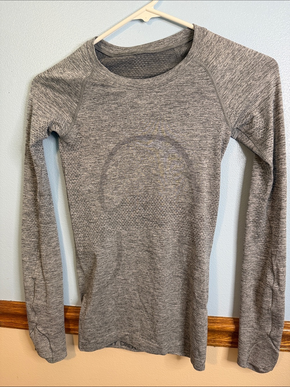 Lululemon Swiftly Tech 2.0 Long Sleeve Heathered Grey Size 0 Like New